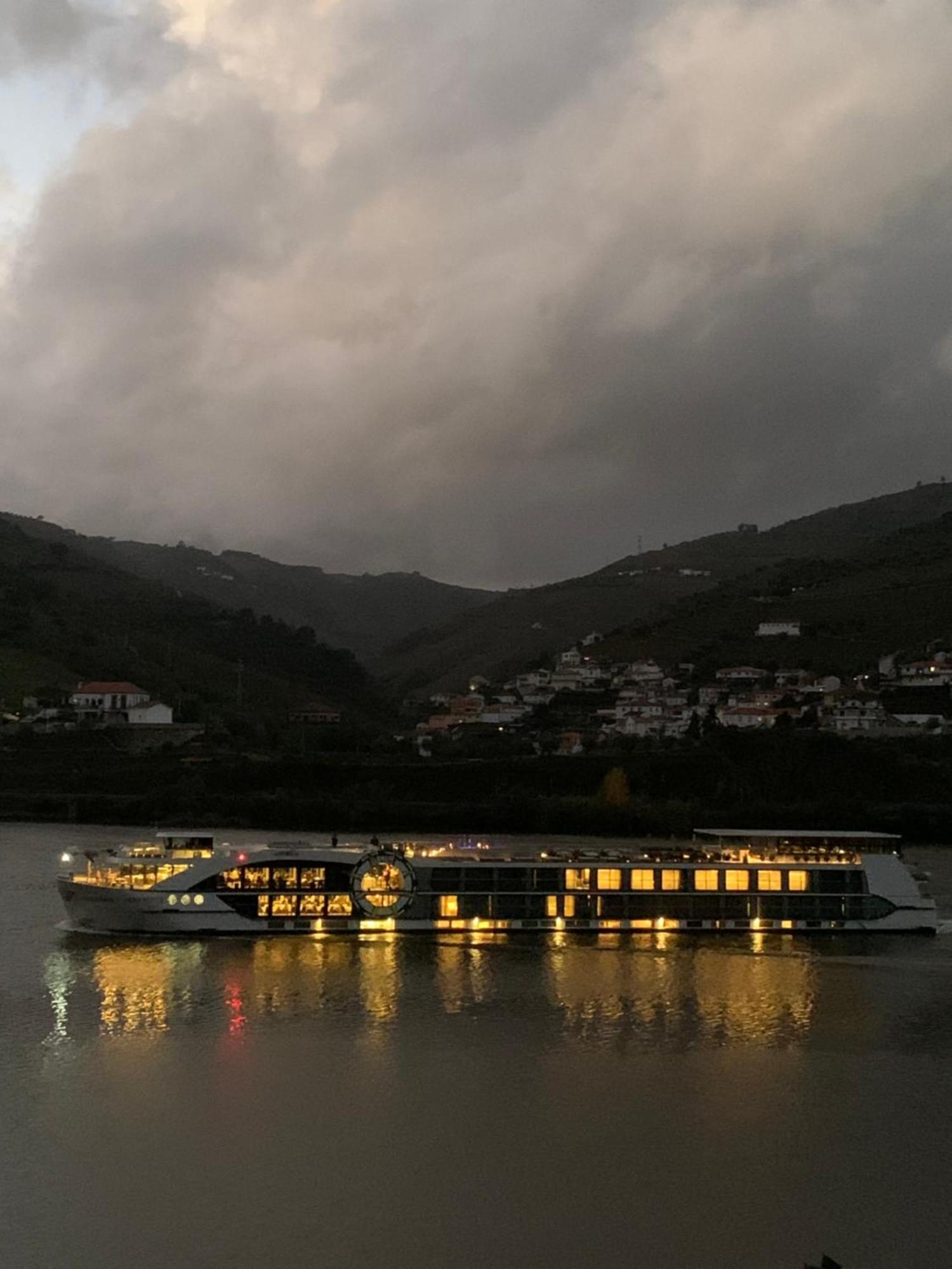 Vivenda A Beira Rio Villa Armamar Eksteriør billede